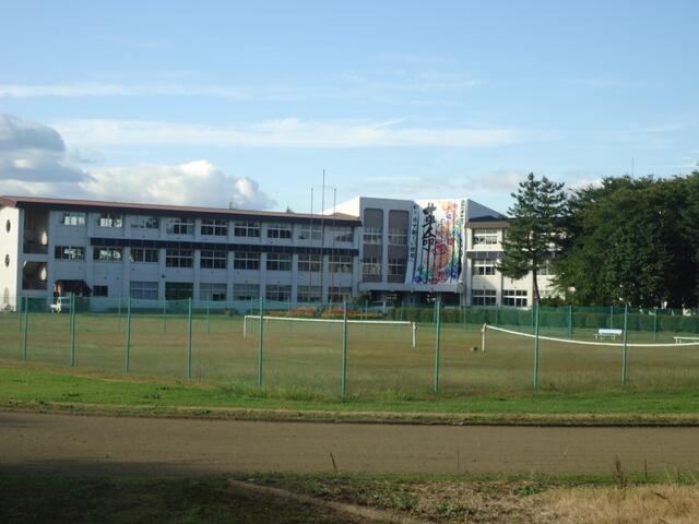 平和中学校 (1,400m)