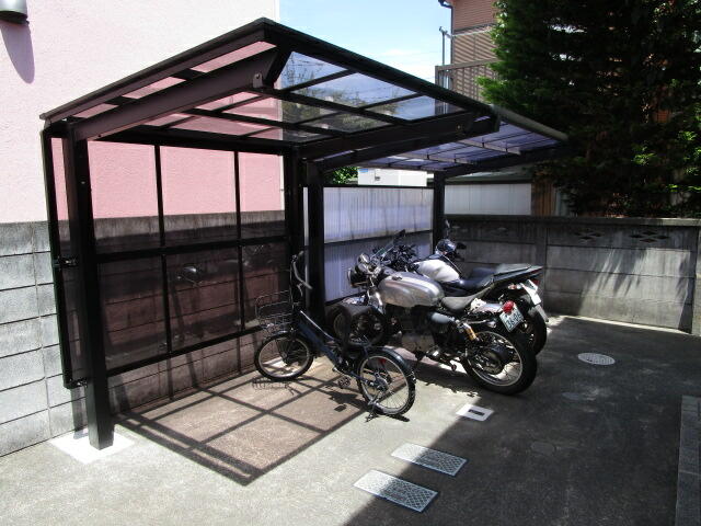 共用部（その他）／屋根付き駐輪場あり
