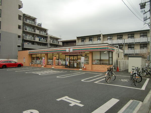 セブンイレブン狛江西野川4丁目店 (126m)