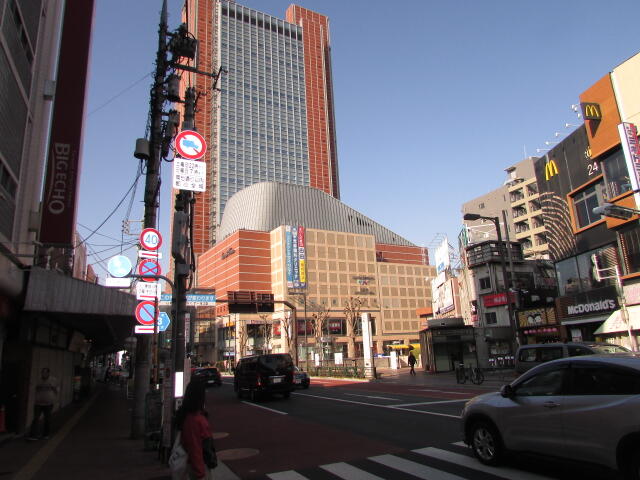 キャロットタワー (319m)