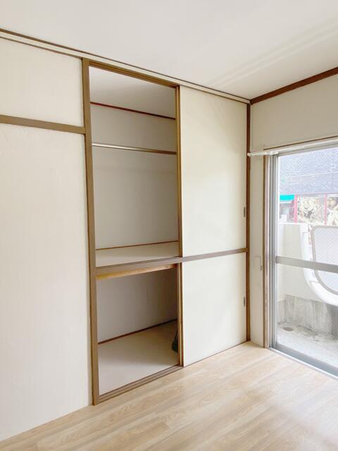 収納／押入れです。ポールを付けました