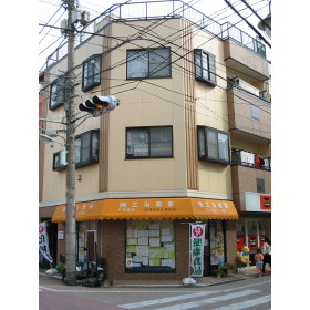 情報提供会社