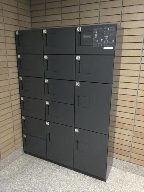 共用部エントランス／宅配ボックス