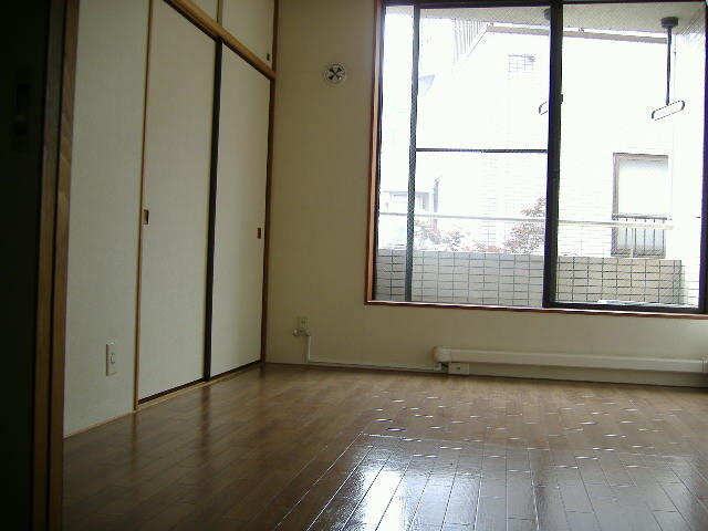 リビング／別室の写真につき現況優先