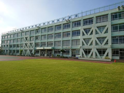 墨田区立第三吾嬬小学校 (330m)