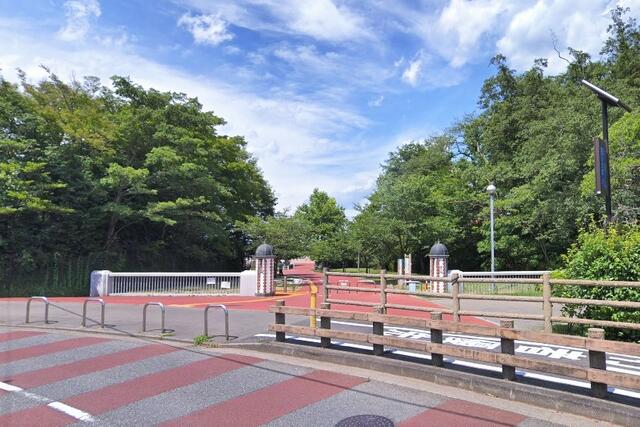 【　周辺環境　】多摩湖まで徒歩約１０分