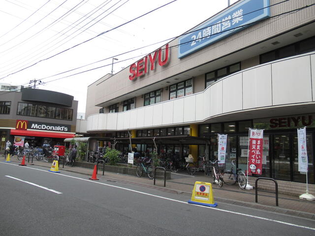 西友北綾瀬店 (642m)
