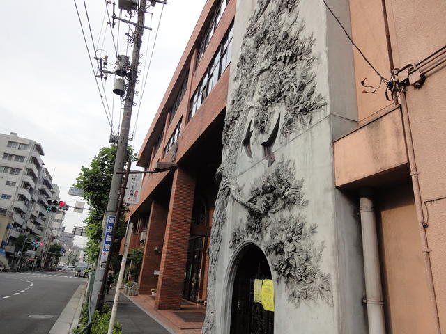 台東区立根岸小学校 (362m)