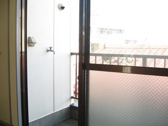洗濯置き場はベランダです