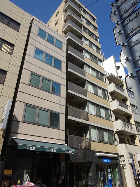 現地（外観）／１階はクリーニング店。日当り良好の明るいマンションです！