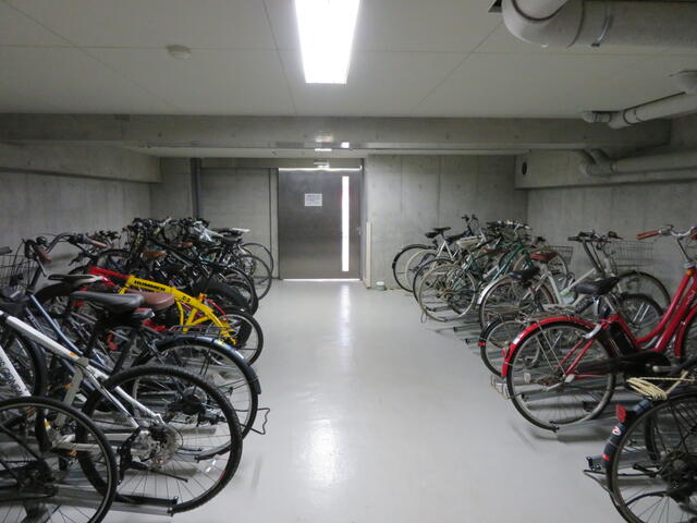 敷地内屋根付駐輪場／撮影日2020-01-24
