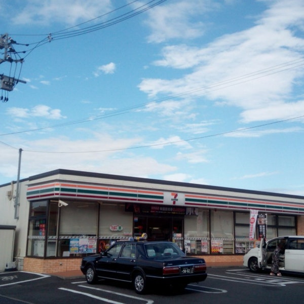 セブンイレブン小金井緑町１丁目店 (287m)