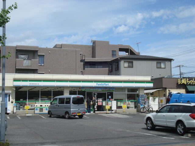ファミリーマート新川吉祥寺通り店 (15m)
