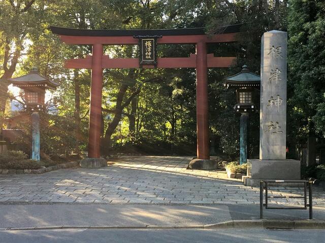 根津神社 (443m)