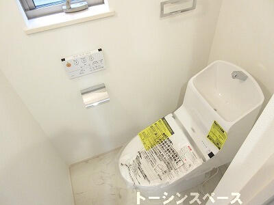 トイレ／ウォシュレット機能付です！