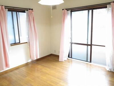リビング以外の居室／２面採光