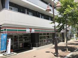 セブンイレブン新宿上落合3丁目店 (210m)