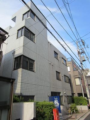 現地（外観）／重厚感のある外観