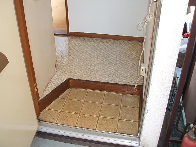玄関／玄関入ってすぐ