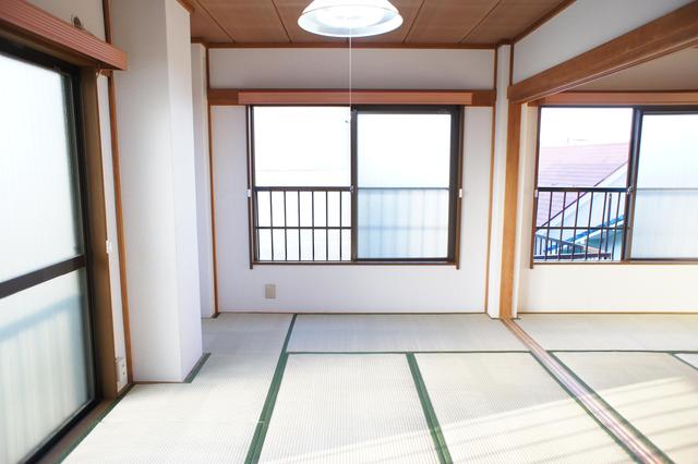 リビング以外の居室／※本画像は、前入居者様の入居前の撮影になります。