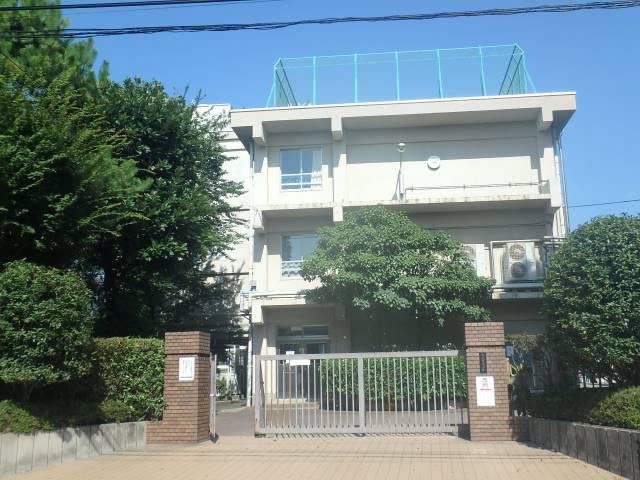 練馬区立中村中学校 (402m)