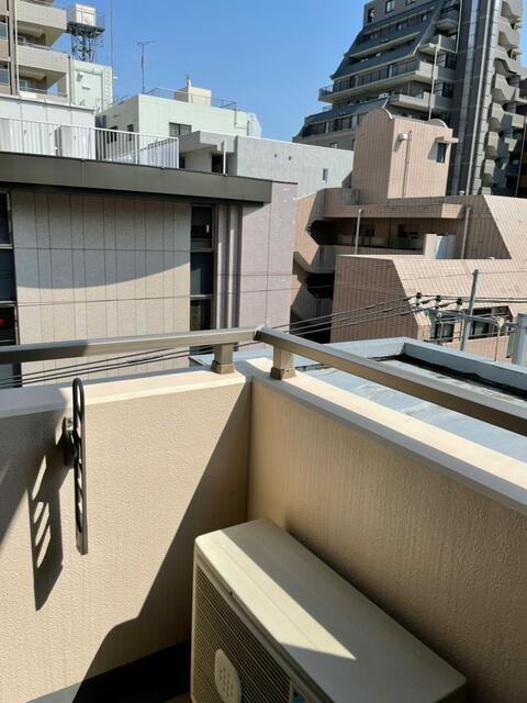バルコニー／リビング側のバルコニーです。／撮影日2022-04-08