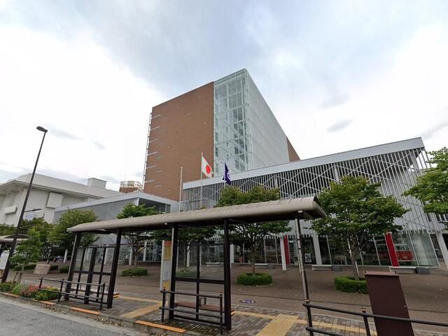 町田市役所 (813m)