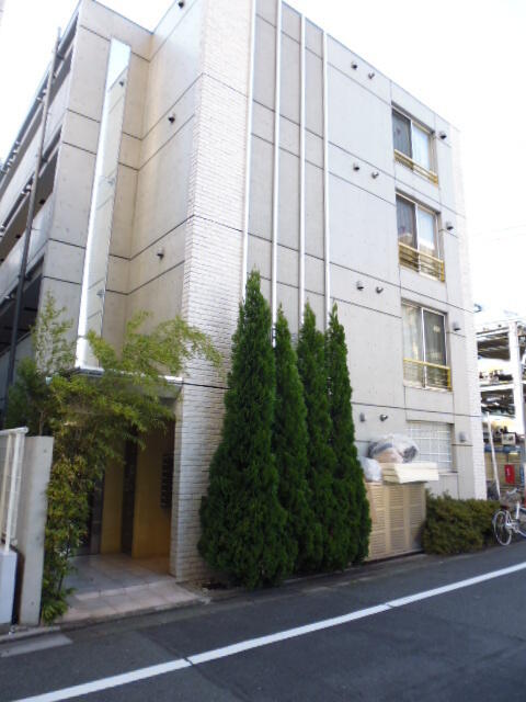 現地（外観）／★デザイナーズマンション★　都会を感じさせる外観です♪