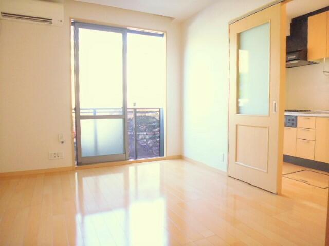 リビング以外の居室／★東向きに面した明るいお部屋です★