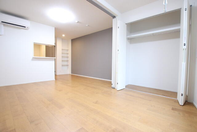 リビング以外の居室／◇10.9帖のリビング◇　※他号室参考写真