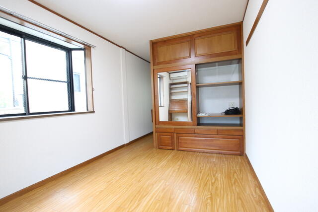 リビング以外の居室／角部屋です♪