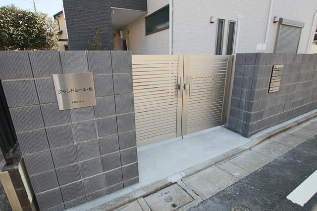 共用部エントランス／エントランス