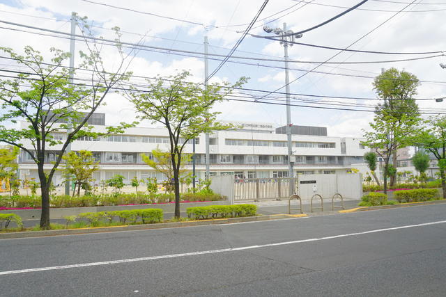 江戸川区立第二葛西小学校 (600m)