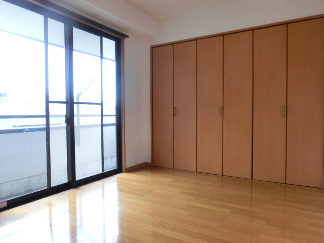 リビング以外の居室／★洋室６帖、南向きのお部屋です★　※別室参考写真