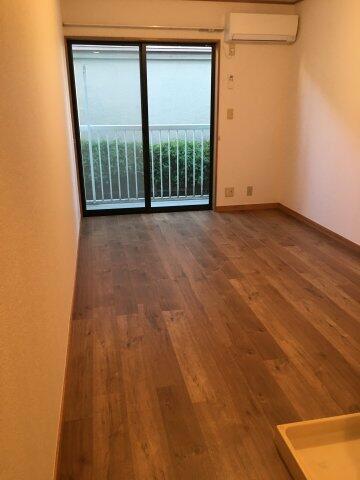 リビング／お部屋は7.4帖　※同間取りの別部屋参考写真