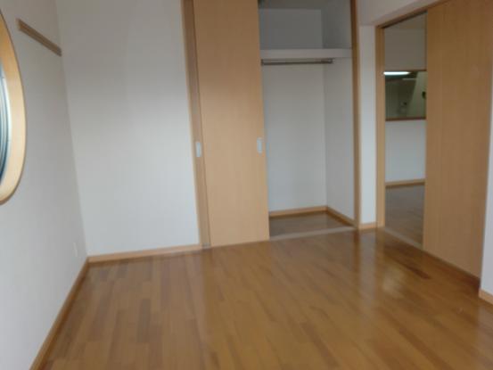 収納／各居室に収納付き