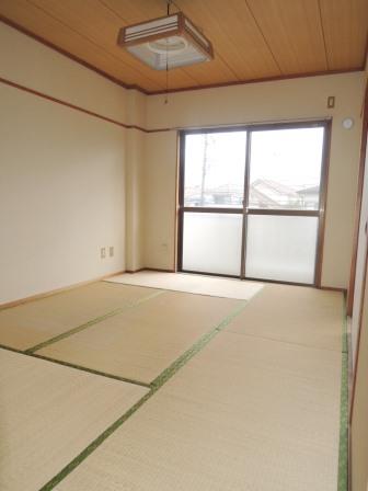 リビング以外の居室／和室６帖