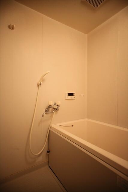 浴室／追焚機能付きバスルームです