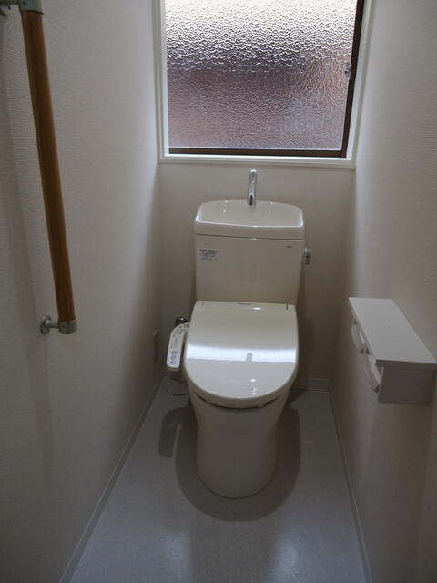 トイレ／ウォッシュレットトイレです。／撮影日2022-05-14
