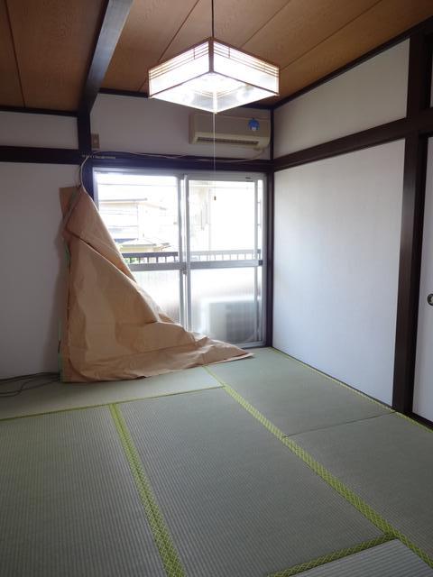 リビング以外の居室／☆２面採光なので、明るいです☆