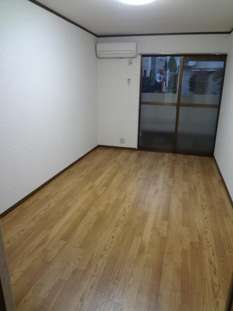 リビング以外の居室／※同コーポ同タイプ別部屋１０３号の写真です。