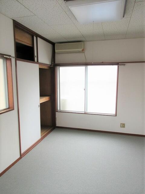 リビング以外の居室／明るい部屋です。東窓