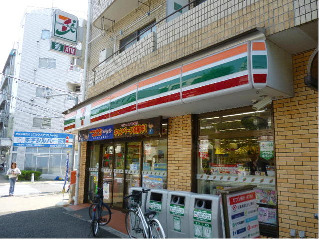 セブンイレブン北区王子本町1丁目店 (208m)
