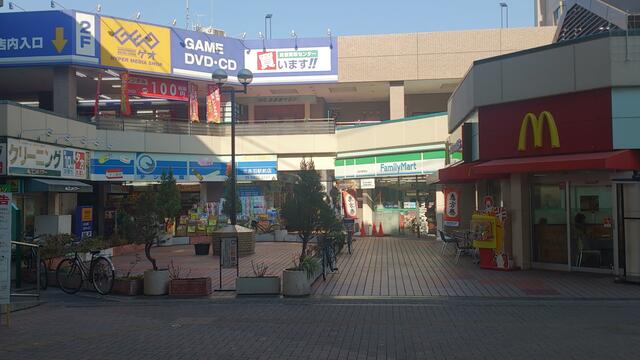 テン・ドラッグ北赤羽店 (141m)