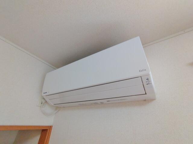 その他設備／エアコンがあるので夏冬快適です。