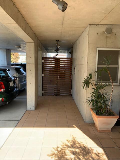 共用部エントランス／オートロック完備、清潔なエントランス