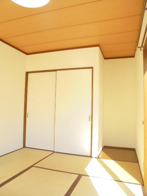 リビング以外の居室／和室６帖・日当たり良好／撮影日2022-02-25