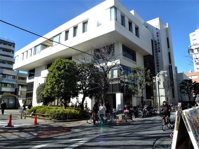区立烏山図書館 (1,200m)