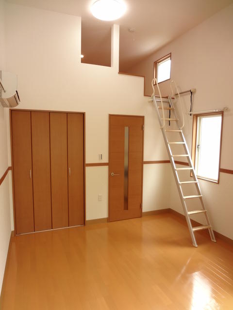 リビング以外の居室／写真は別室のものです／撮影日2013-01-16