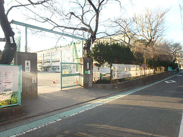 ★三谷小学校 (250m)